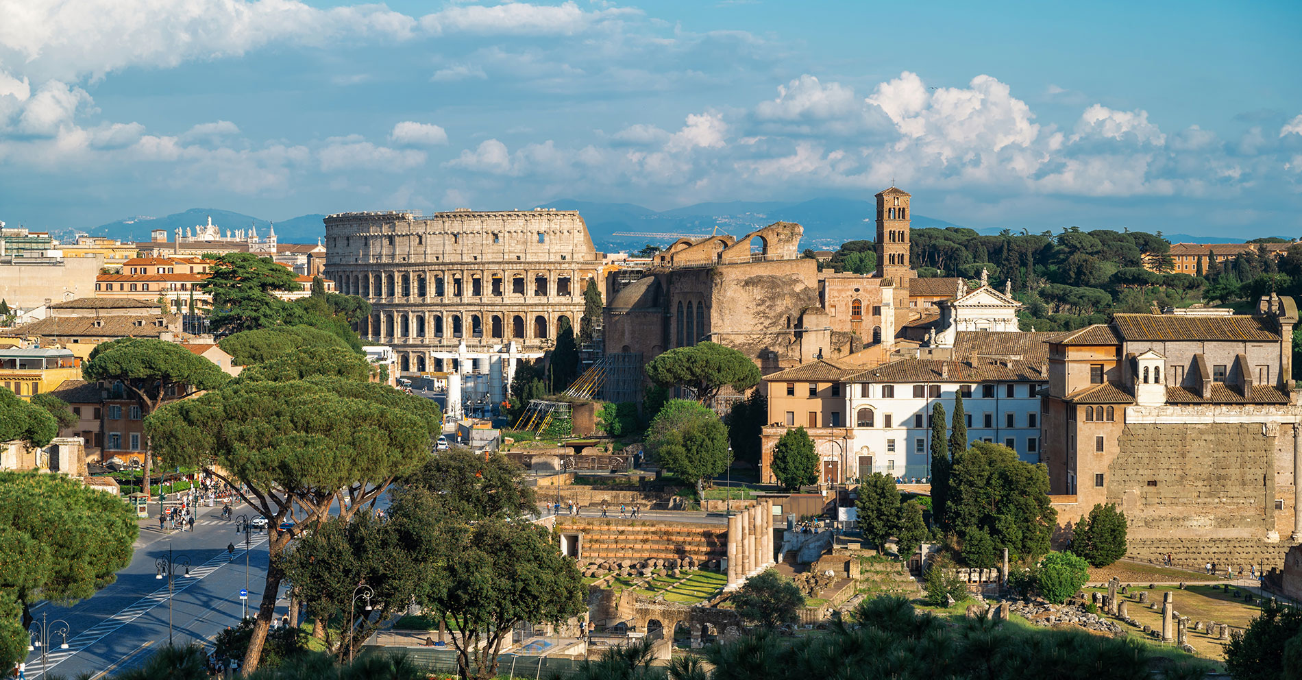 Panoramic view of the Colosseum and the Roman Forum – Hotel Santa Maria Maggiore, BZAR hotels in Rome